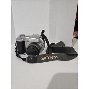 Sony Mavica MVC-CD250 2.0MP Digital Camera Black Silver UNTESTED